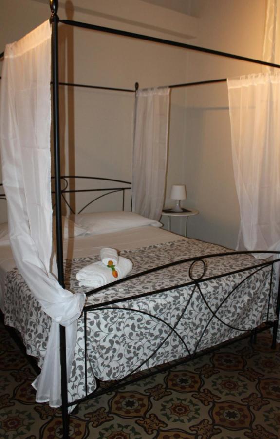 I 2 Puttini Bed & Breakfast Catania Bagian luar foto