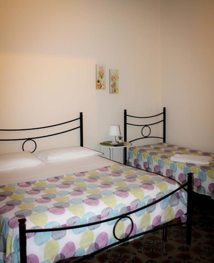 I 2 Puttini Bed & Breakfast Catania Bagian luar foto