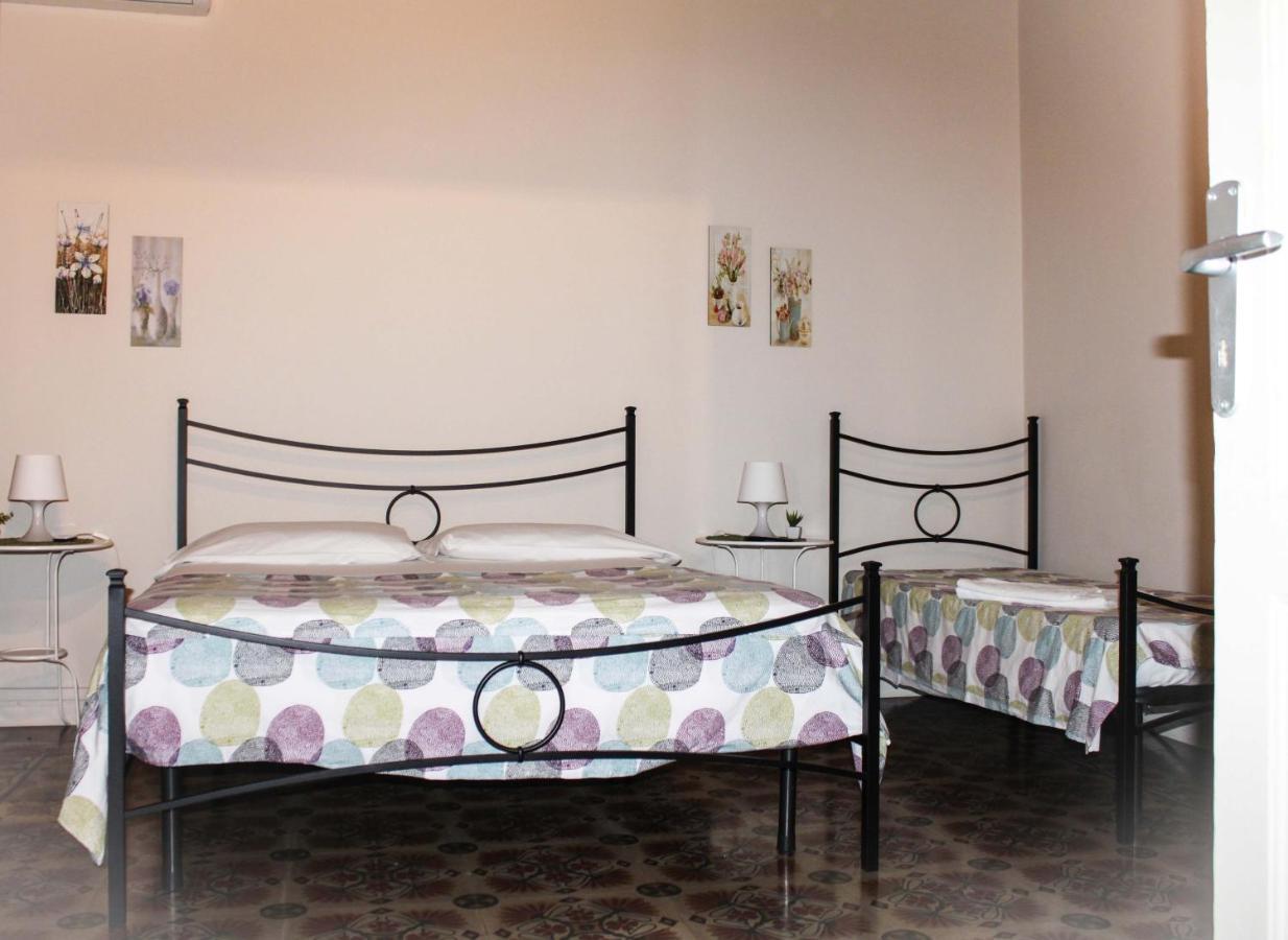 I 2 Puttini Bed & Breakfast Catania Bagian luar foto